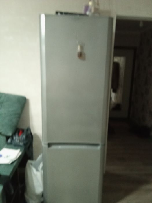 Продам холодильник