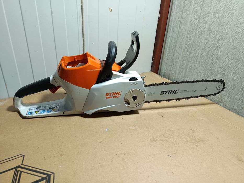 Sthil MSA 220 C motofierastrau cu acumulator drujba de tăiat lemn