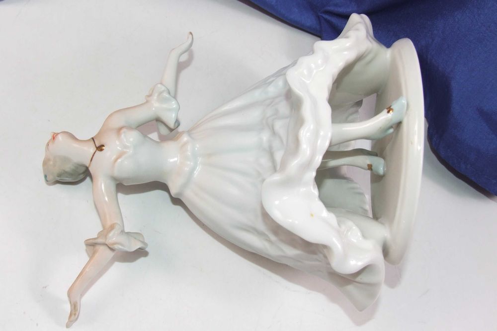 BIBELOU: Balerina portelan fin, 24 cm, Made in România, NOU