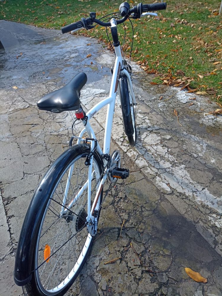 Bicicleta Btwin 28 noua Hutani OLX.ro