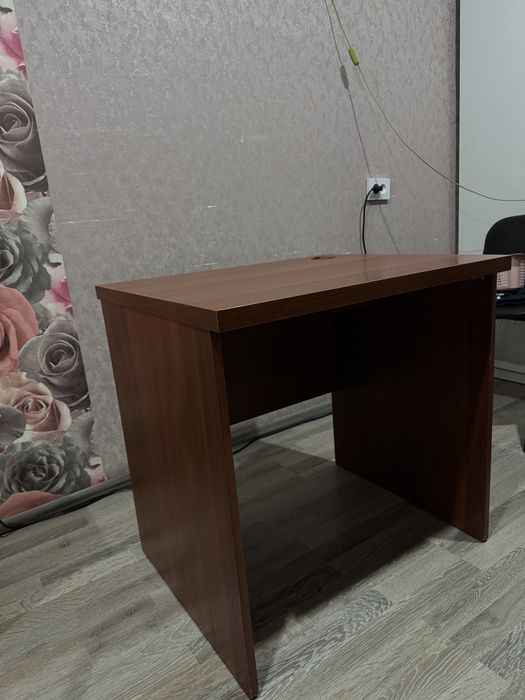 Продам компьютерный стол