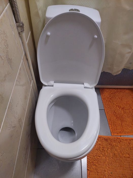 Продам унитаз,санита!