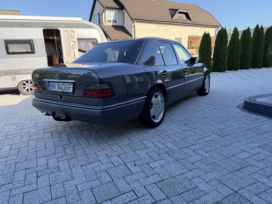 MERCEDES-BENZ E-Class 1994 — imagine 3