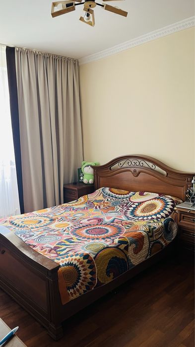 Кровать размером 2Х1,5м