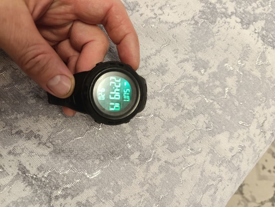 Продам   часы  Skmei