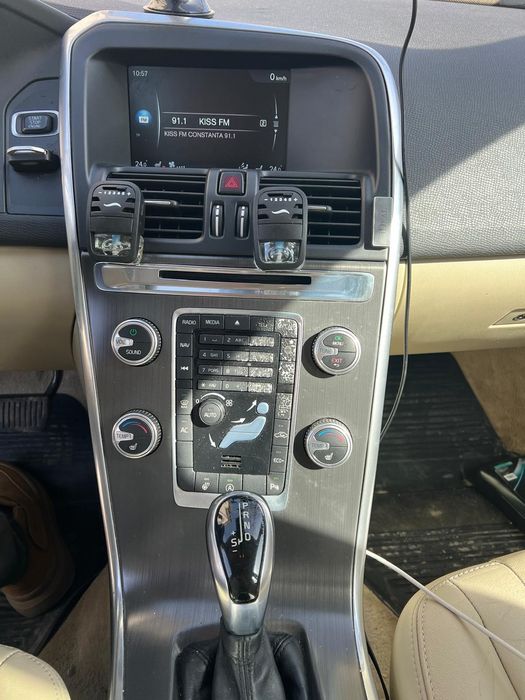 Vând Volvo Xc60 2015