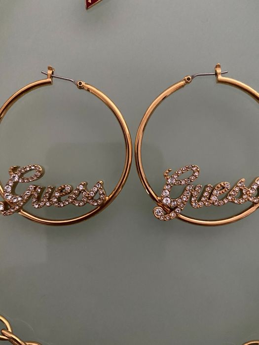 Vând Set GUESS colier și cercei