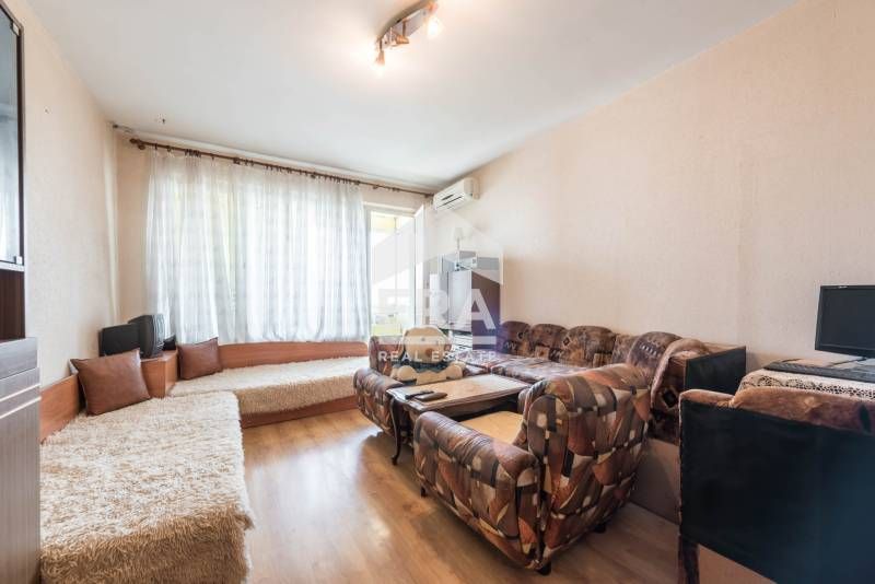 Двустаен, ексклузивен, югоизточен апартамент за продажба, с отделна ку