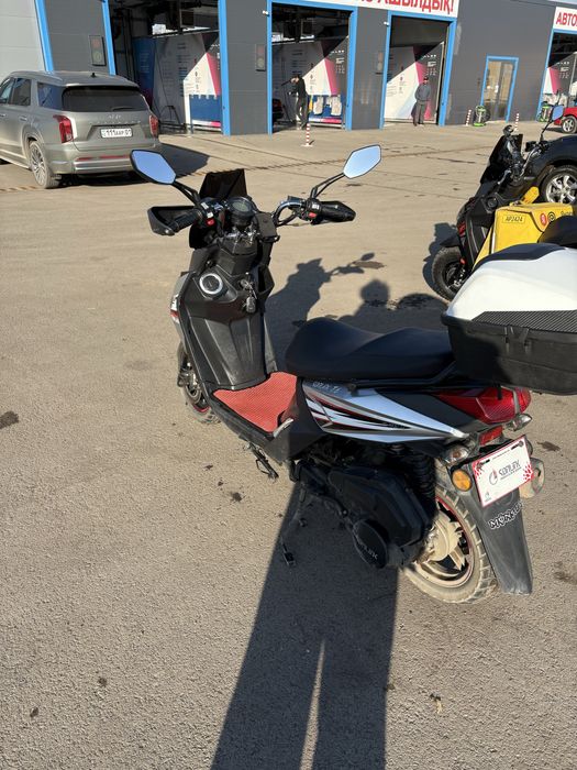 Продам обменяю скутер Стоит на учете