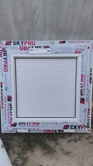 Окошко со стеклом.