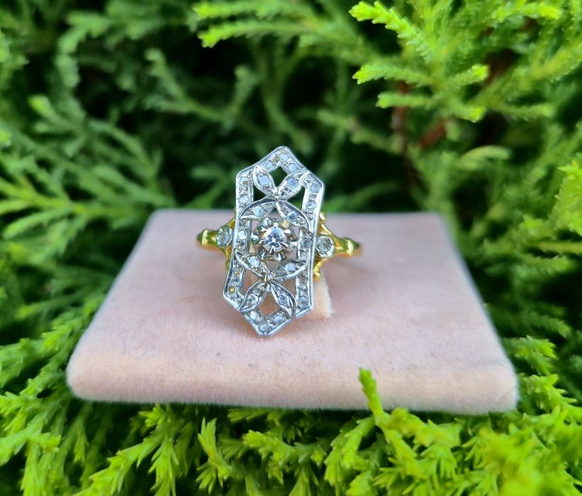 Inel Art Nouveau din aur de 18K cu diamante naturale montate in platina