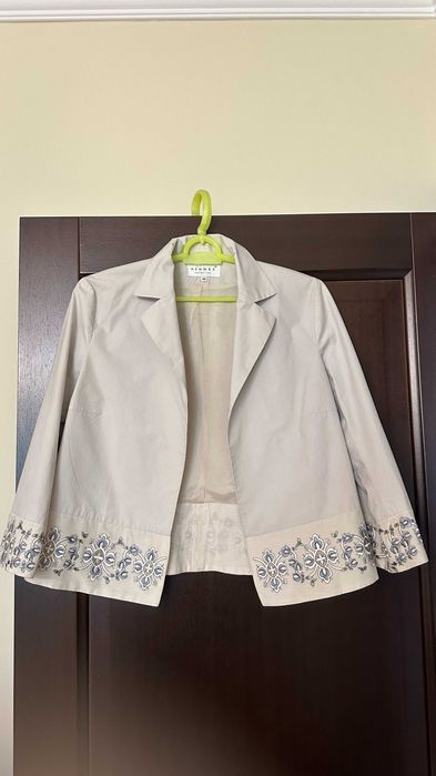 Женские костюмы размера S-M