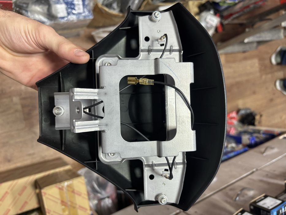 Крышка аирбака руля камри 20 араб