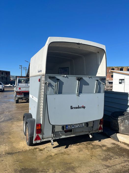 Remorcă de vânzare