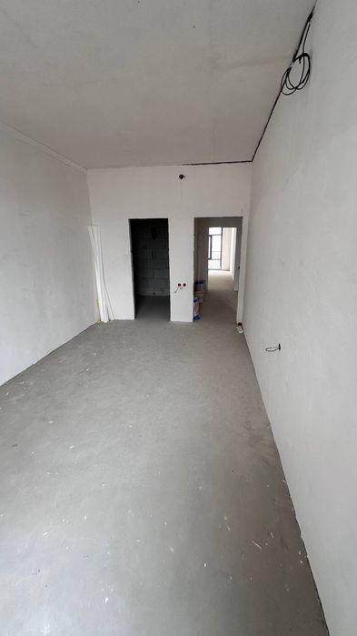 Бухара сити Карвон шоппингдан 3 хонали гази бор квартира сотилади