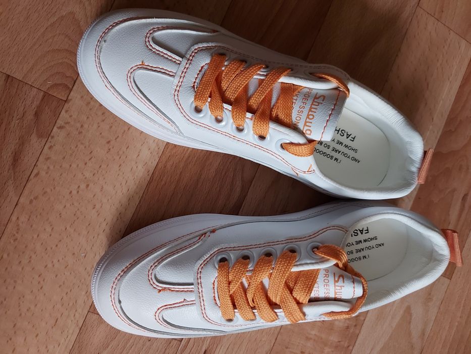 Новые кроссовки 35р