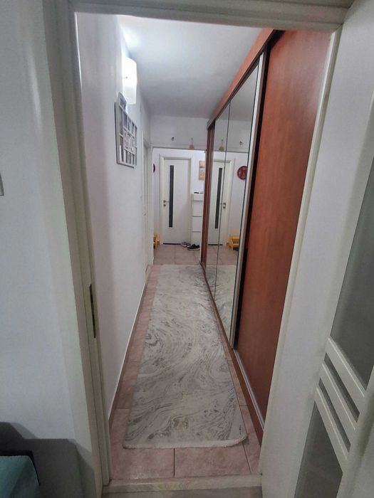 Inchiriez apartament 2 camere decomandat 49 mp utili