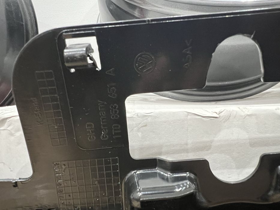 VW Touran маска предна решетка оригинална Нова Тоуран