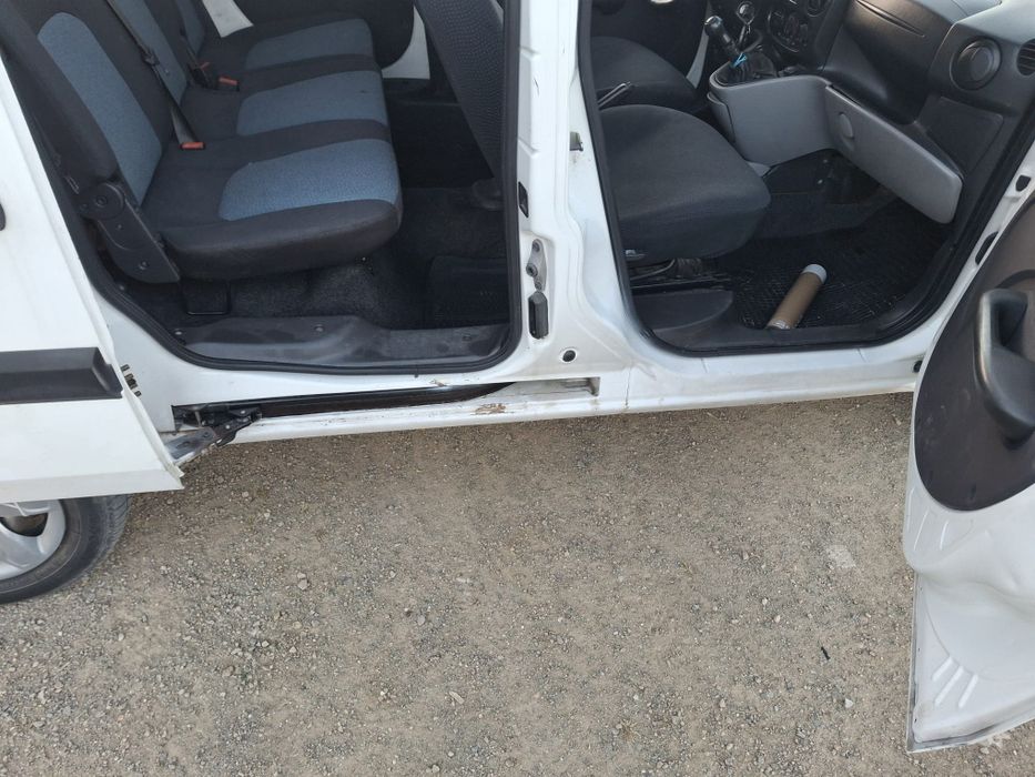 Vând Fiat doblo.