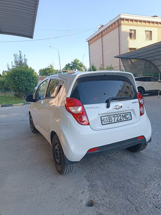 Chevrolet Spark avtomat benzin 2017 srochna sotiladi