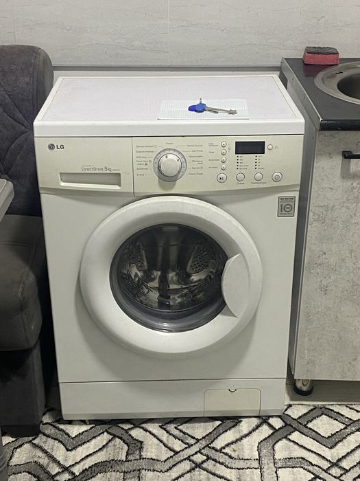 Стиральна я машина LG Direct Drive с максимальной загрузкой 5 кг.