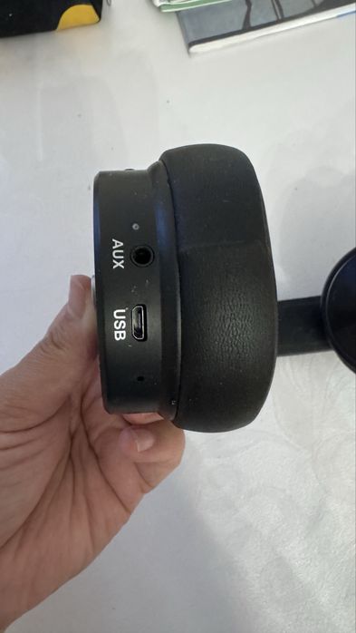 Наушники черные c USB, удобные