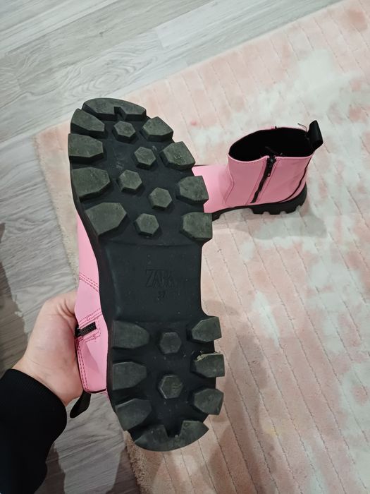 Zara боти като нови