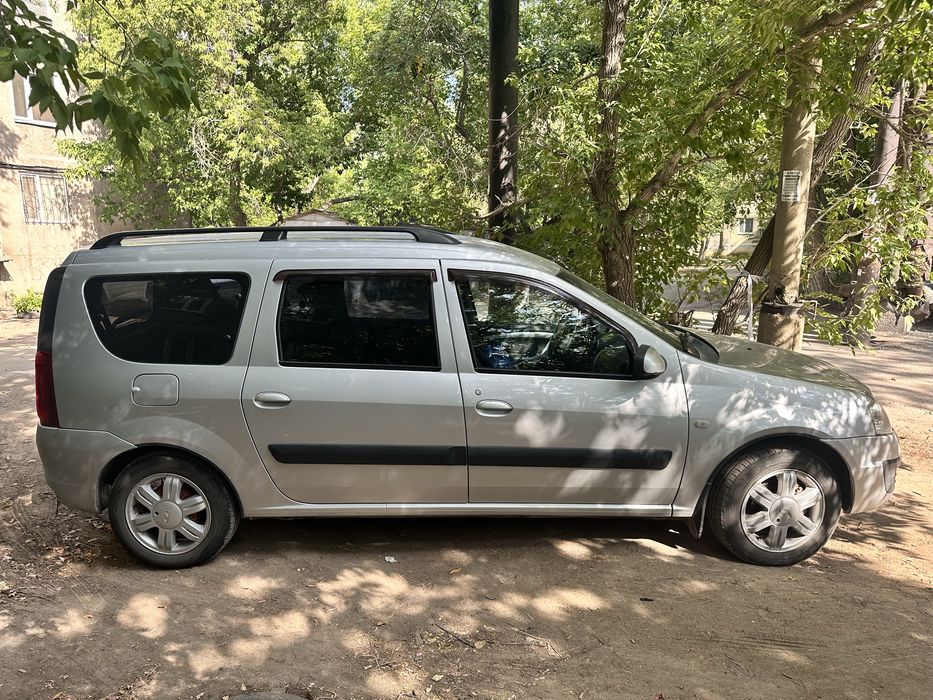 Продаю LADA Largus 2013
