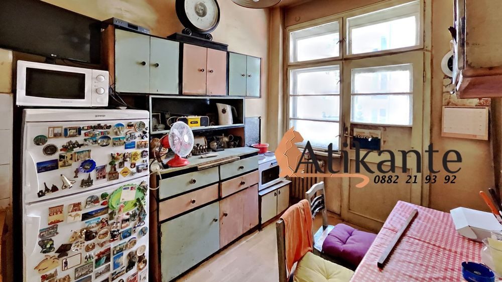 Продава се Тристаен апартамент в София, Център - 75 кв.м за 4000 €/кв.м - Снимка #4