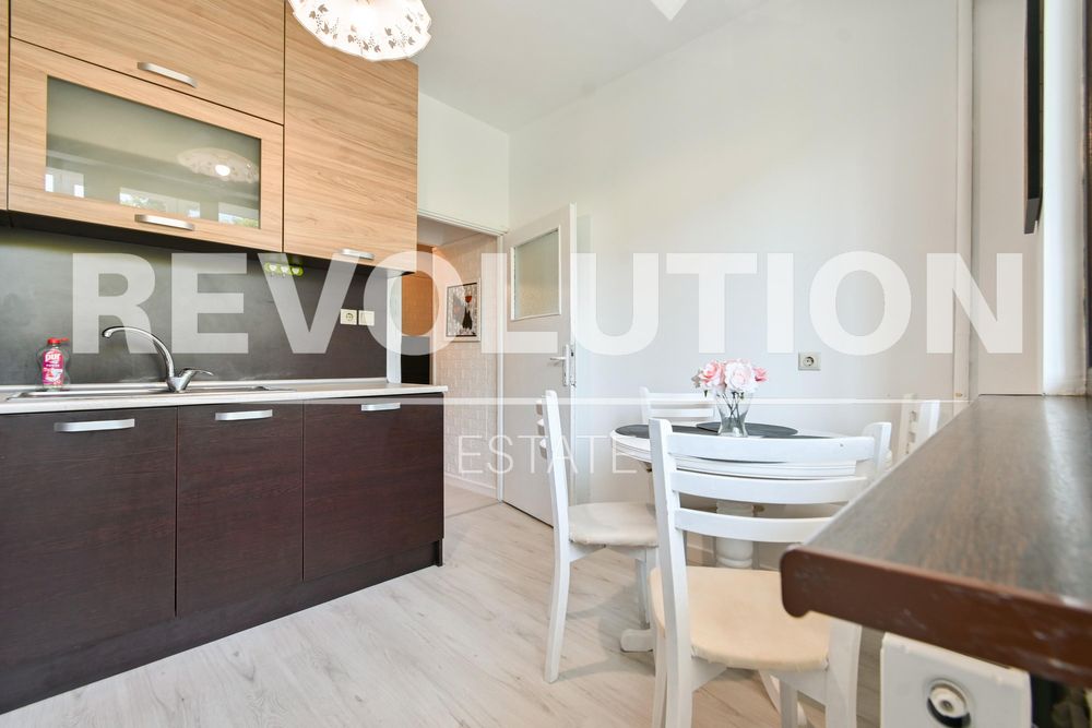 Дава се под наем Тристаен апартамент в София, Младост 1 - 88 кв.м за 700 € - Снимка #2