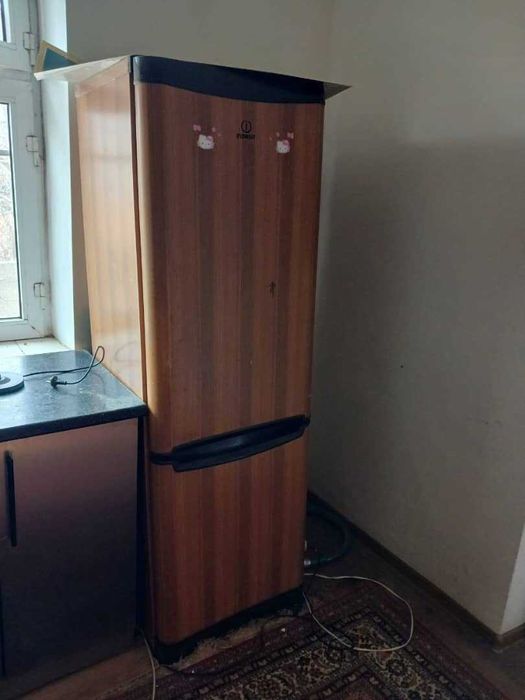 Продается Холодильник Indesit