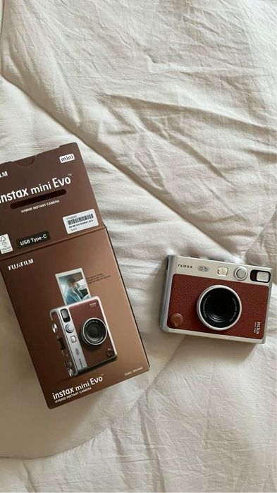 камера мгновенной печати Instax mini evo