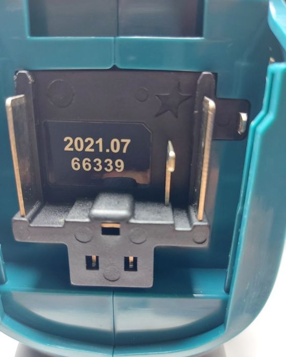 Компресор за помпане на гуми акумулаторен Makita DMP181Z