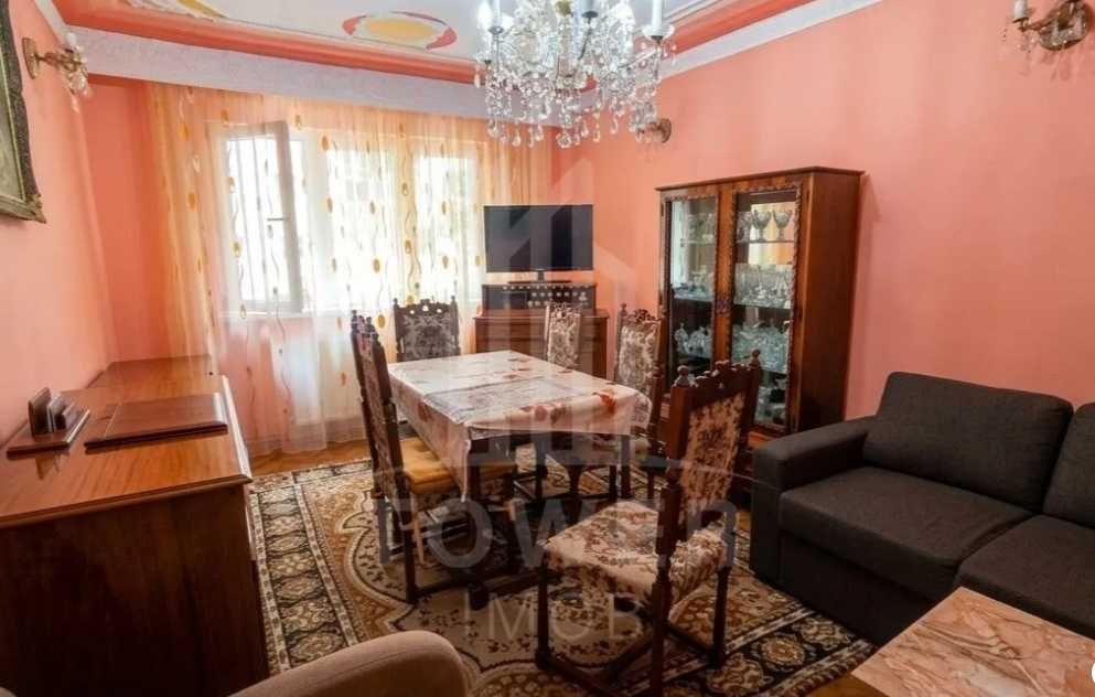 Vand mobila de sufragerie in Sibiu, eleganta  din lemn masiv lucrata  manual la Gherla