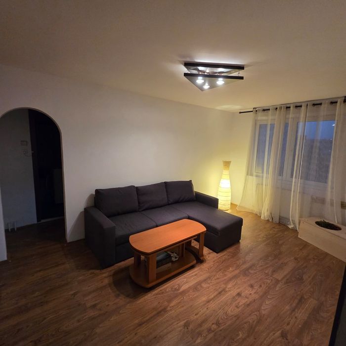 Închiriez apartament 3 camere Iancului