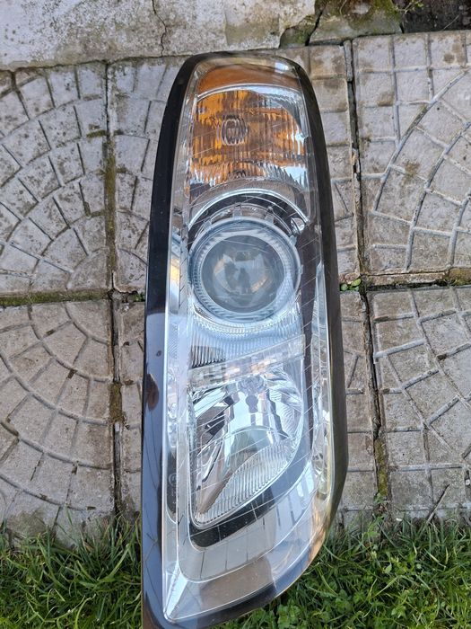 Десен фар Volvo  V50