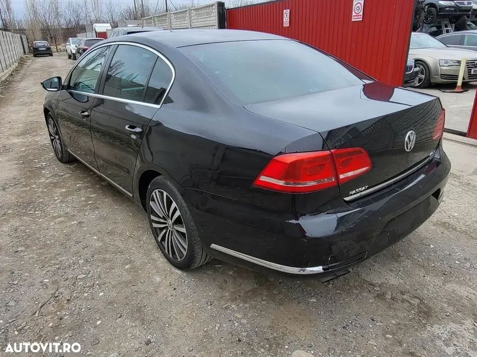 Dezmembram  Volkswagen Passat B7 Bara spate/Capota spate/Stop stanga/Stop dreapta