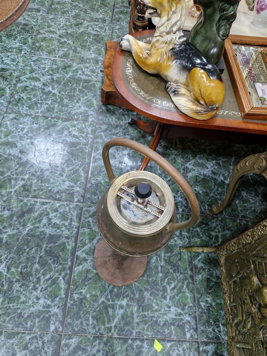 Страхотен антикварен белгийски бронзов подов пепелник