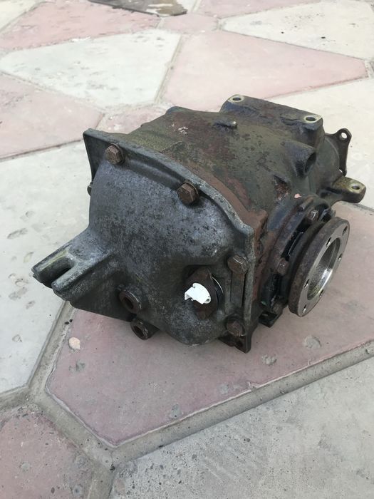 Блок редуктор 3.46 на BMW e34