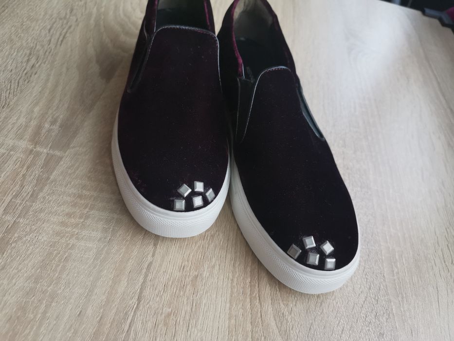 Kennel & Schmenger 37-38