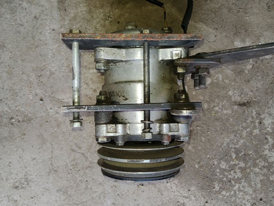 Компрессор на автомашину Уаз ,, ПАТРИОТ ""