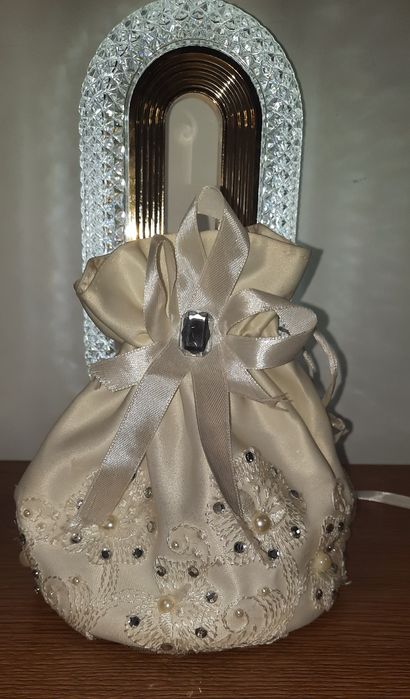 Poseta mireasa Ivory