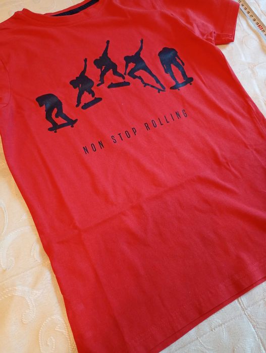 Tricou super pe roșu pentru rollerii 8-10 ani