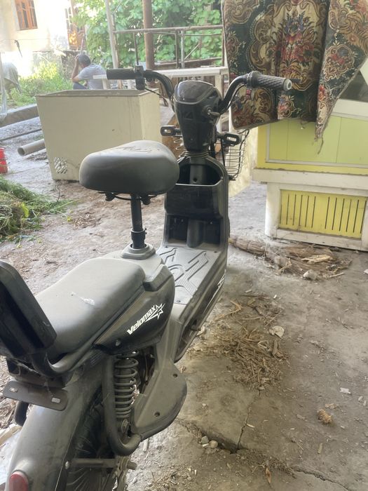 Skuter sotiladi yangi kop yurmagan