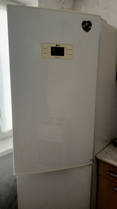 Холодильник на продажу.