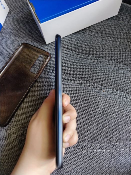 Продам смартфон VIVO Y 53 S