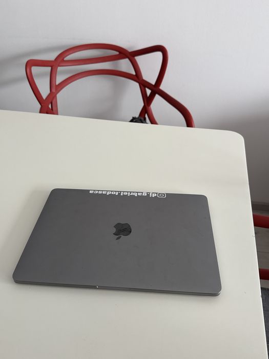 MacBook Pro 13  2017 | i5 3.1GHz | 8GB RAM | 256GB SSD | 4 Thunderbolt