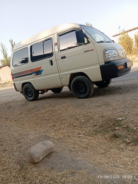 Damas sotiladi rangi qaymoqrang