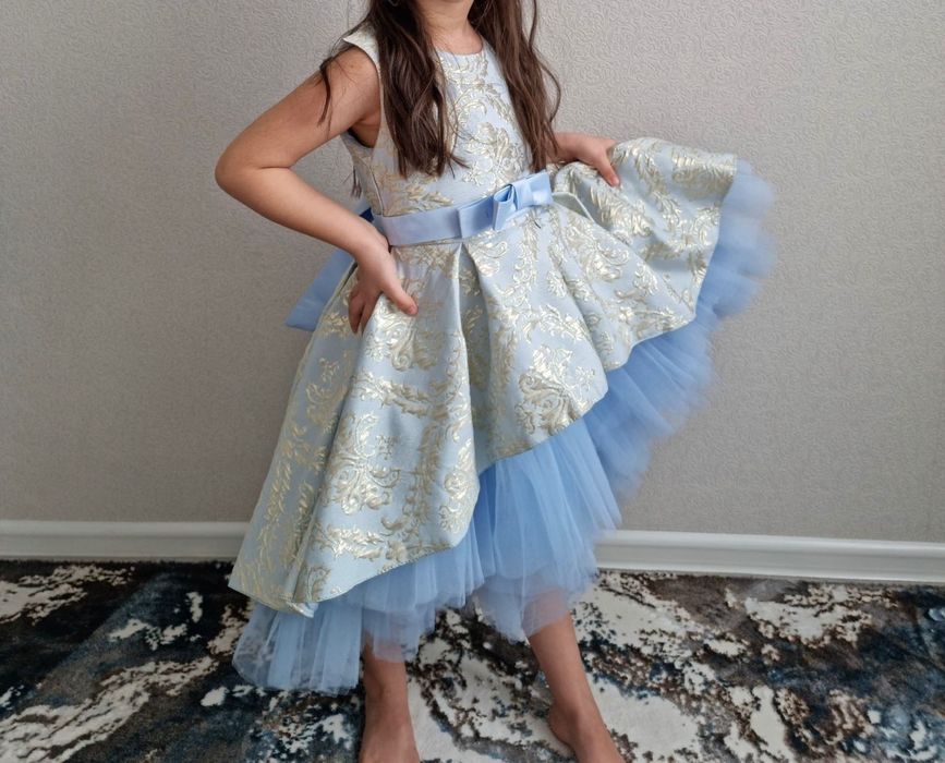 Продам детское платье на праздник