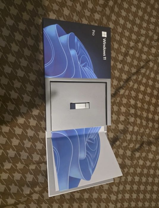 Box Windows 11 Pro